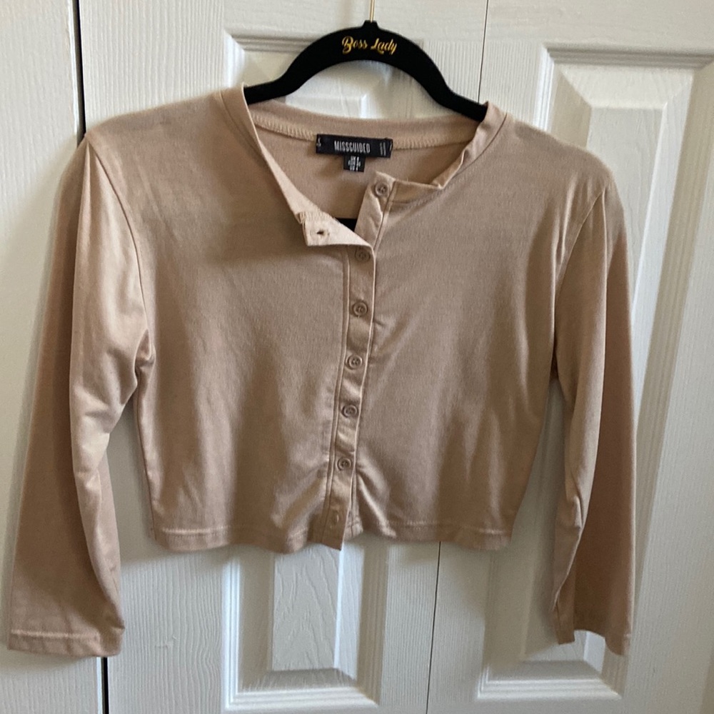 Missguided beige button up crop top. Size 4